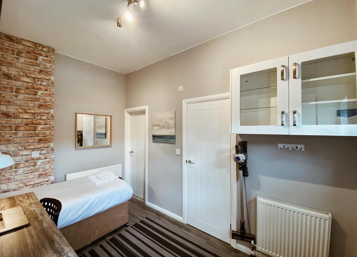 Limpenny Studio Apartment - Work Friendly And Outstanding Garden Studio Close To City Centre Νότιγχαμ Εξωτερικό φωτογραφία
