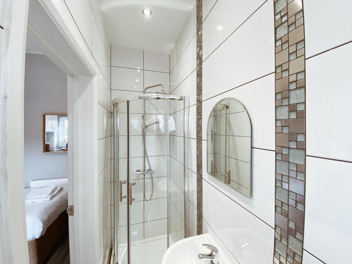 Limpenny Studio Apartment - Work Friendly And Outstanding Garden Studio Close To City Centre Νότιγχαμ Εξωτερικό φωτογραφία